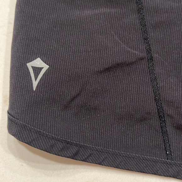 Lululemon kids/Iviva black shorts - Picture 3 of 4